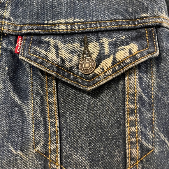 Levi’s Relaxed Fit Trucker Denim Jacket - Picture 2 of 6